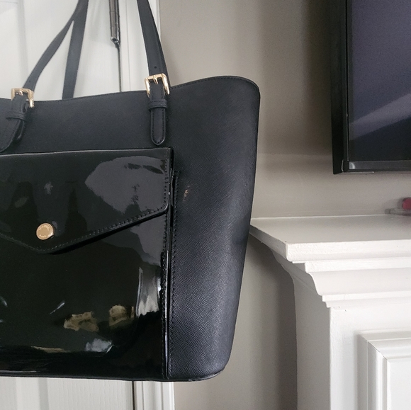 Michael Kors Jet Set Item Multifunction Black  patent Leather Pocket Tote Bag - Picture 8 of 14